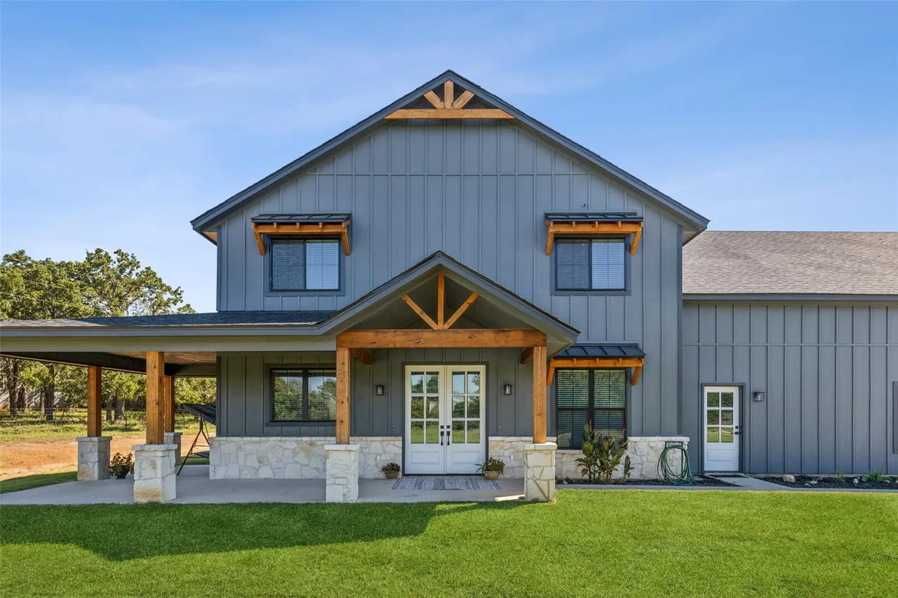 BG-20049 Kingswood Barndominium House Plan - Image 11