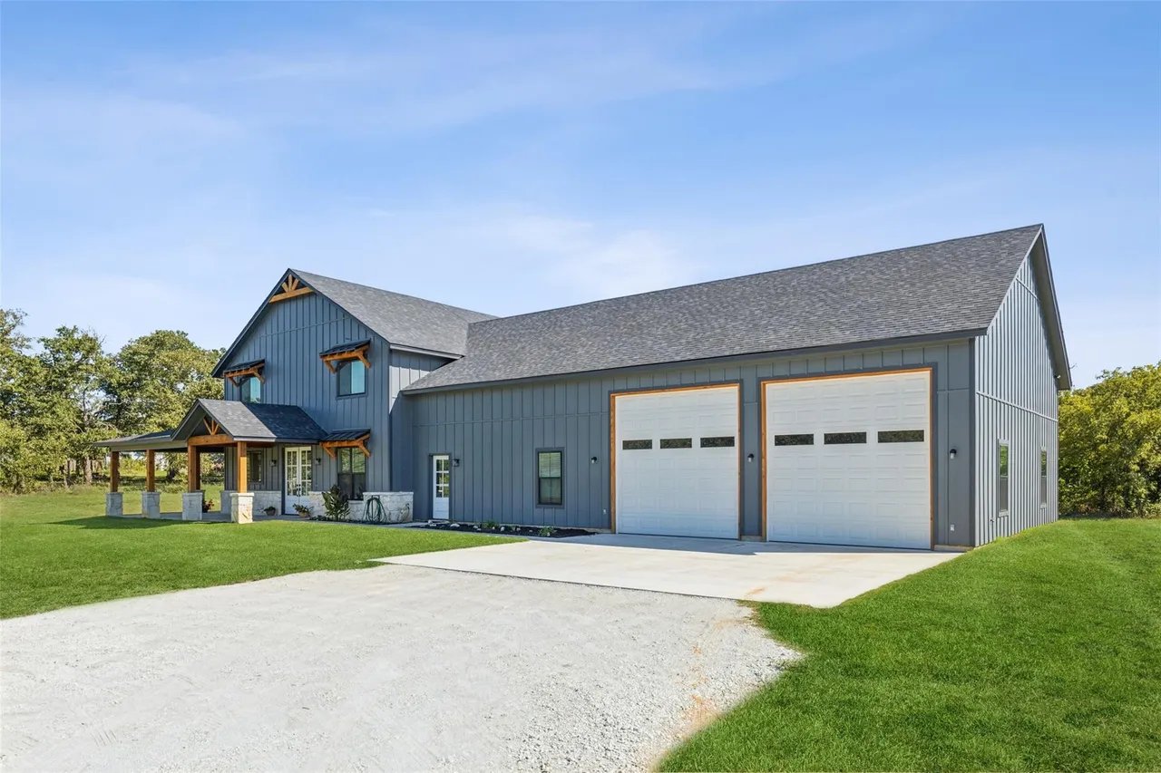 BG-20049 Kingswood Barndominium House Plan - Image 12