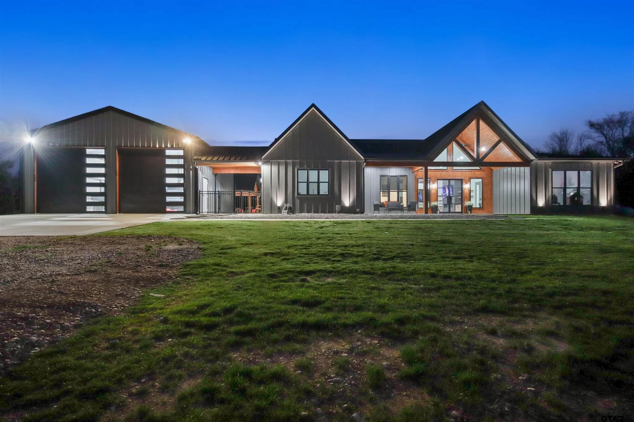 BP-2001 Brashear Barndominium House Plans - Image 4
