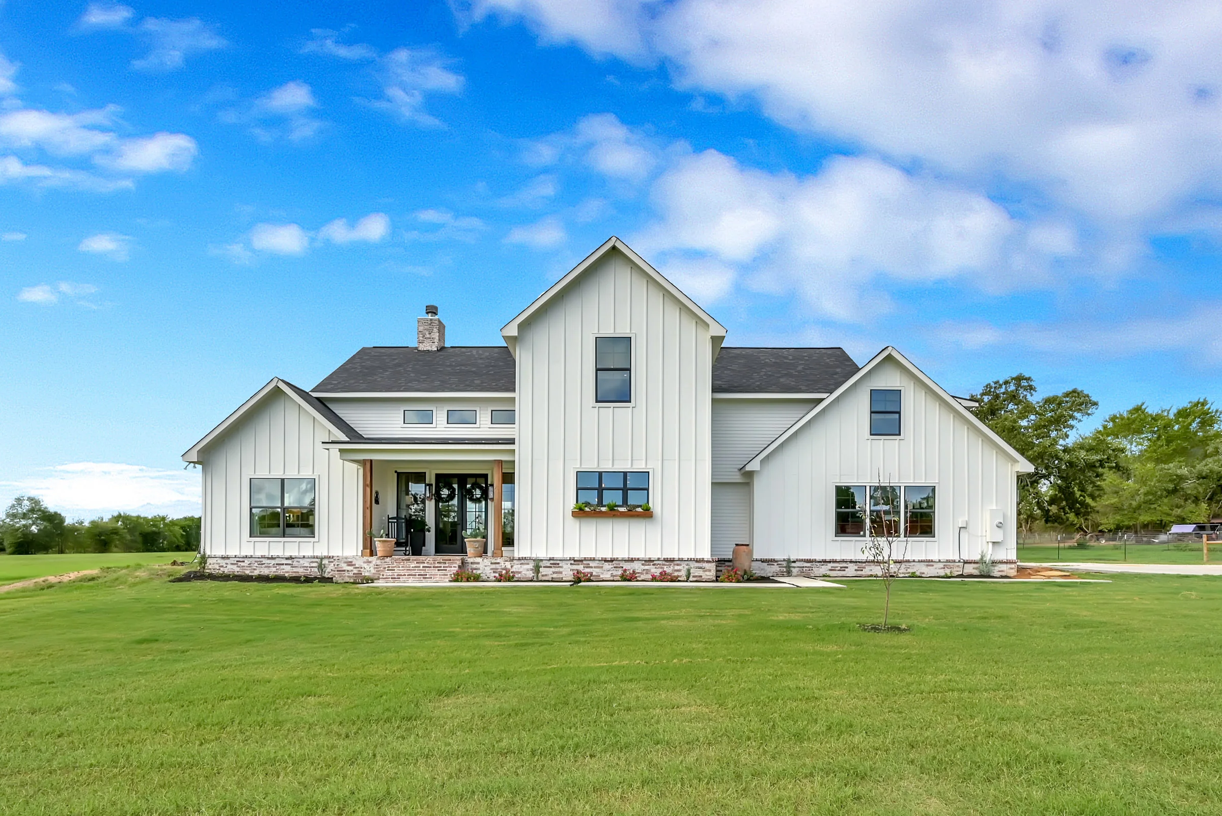 LS-42002 Dobbin Barndominium House Plan